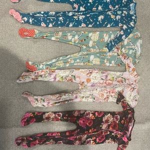 Posh peanut EUC 2T footies with zippers LOT of 4